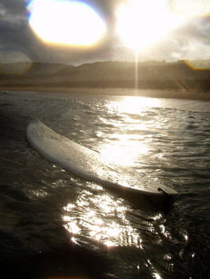 Late afternoon light, late afternoon surf