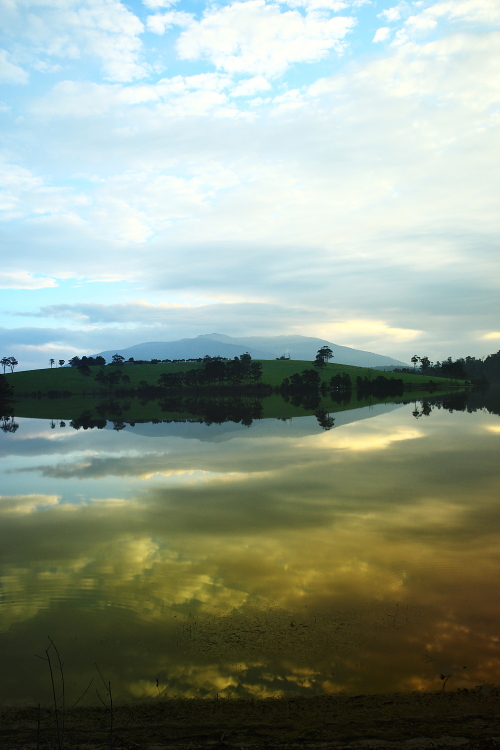 Corunna Lake with Mount Dromedary on sunset