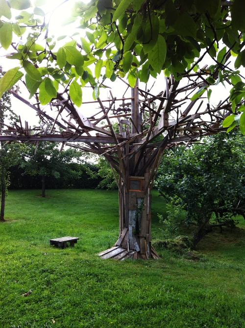 Visit to Wim & Hilda's and the new apple tree